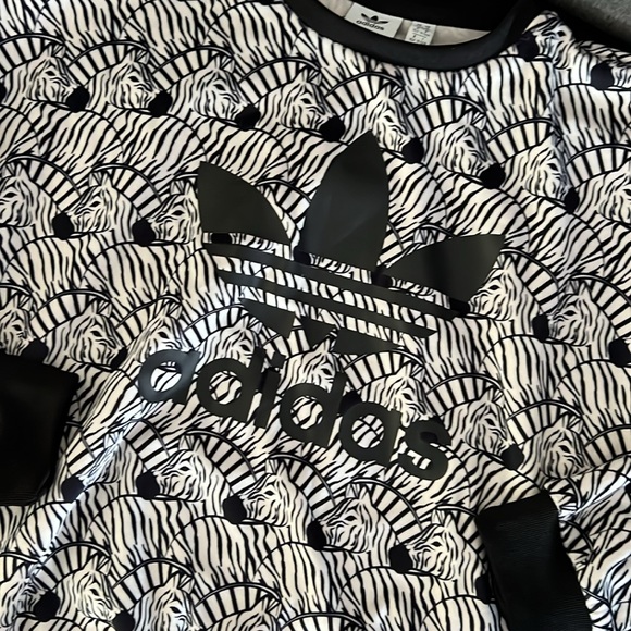 Adidas black and white zebra print sweatshirt 11-12 youth🤍🖤 - Picture 2 of 4